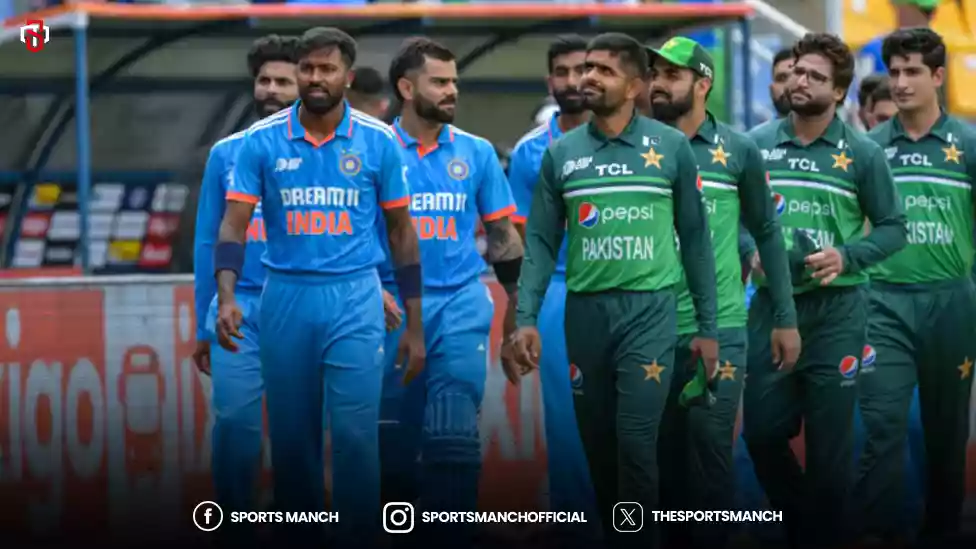 Pakistan and India cricket teams before the Asia Cup match