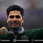 Arshad Nadeem celebrates with gold medal